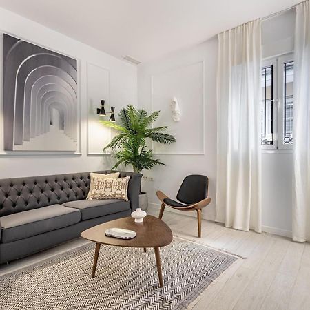 Central Stylish And Elegant 1 & 2 Bedroom Apartments III グラナダ エクステリア 写真