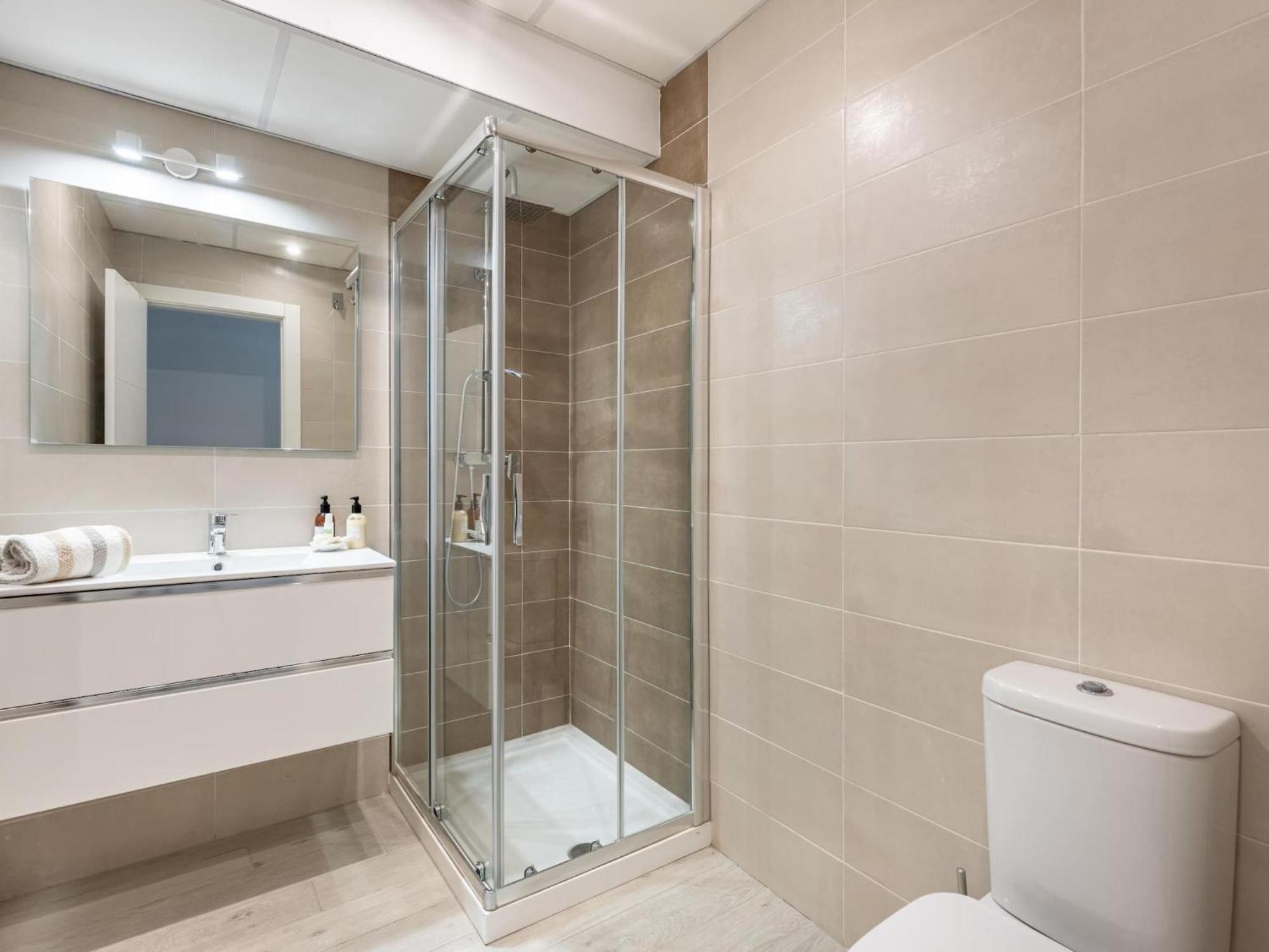 Central Stylish And Elegant 1 & 2 Bedroom Apartments III グラナダ エクステリア 写真